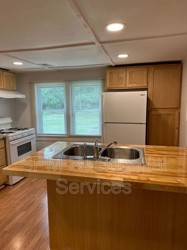 2 BEDROOMS IN HAMPSTEAD WITH OFFICE, MINUTES FROM SURF CITY, TOPSAIL BEACH, JACKSONVILLE AND WILMINGTON property image
