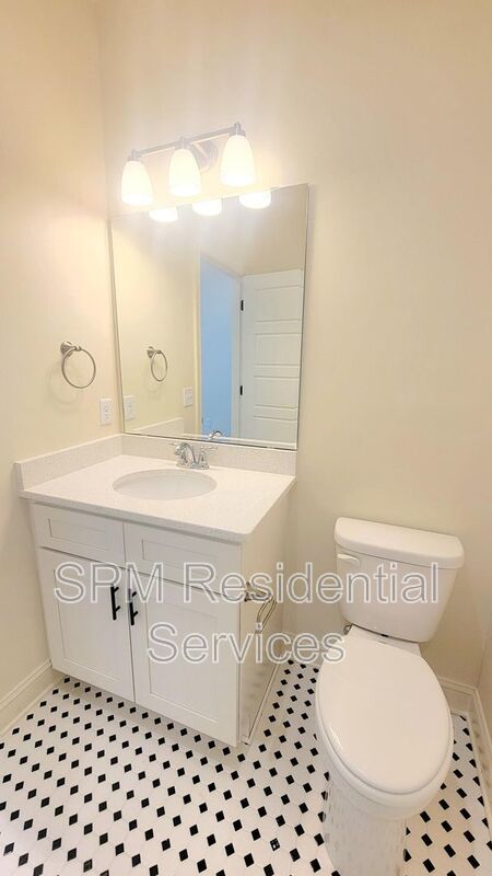 OAK CREST- Walking Distance to UNCW--Includes washer/dryer! property image