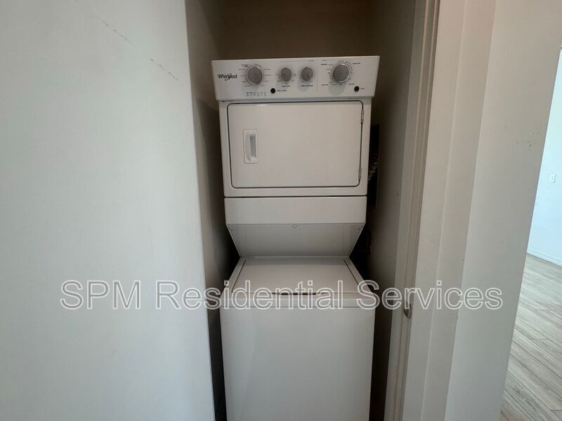 3rd Floor, Corner Unit, Downtown, Close to Riverwalk, CFCC property image