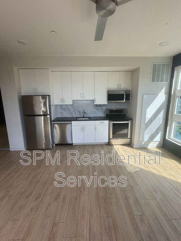 3rd Floor, Corner Unit, Downtown, Close to Riverwalk, CFCC property image