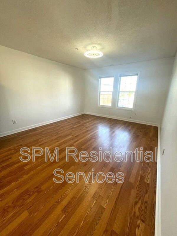 2 Bed 2 Bath, 2nd Floor Downtown Wilmington property image