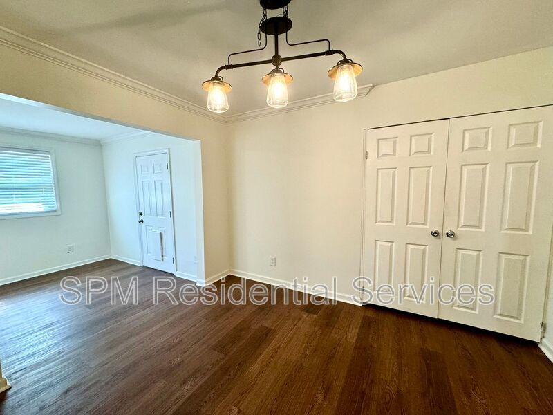 WESTCHESTER Community 3 Bedroom 2 Bath Pet Friendly Fenced back yard property image