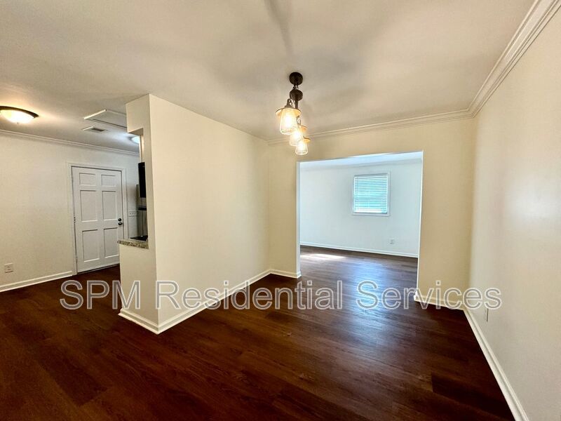 WESTCHESTER Community 3 Bedroom 2 Bath Pet Friendly Fenced back yard property image