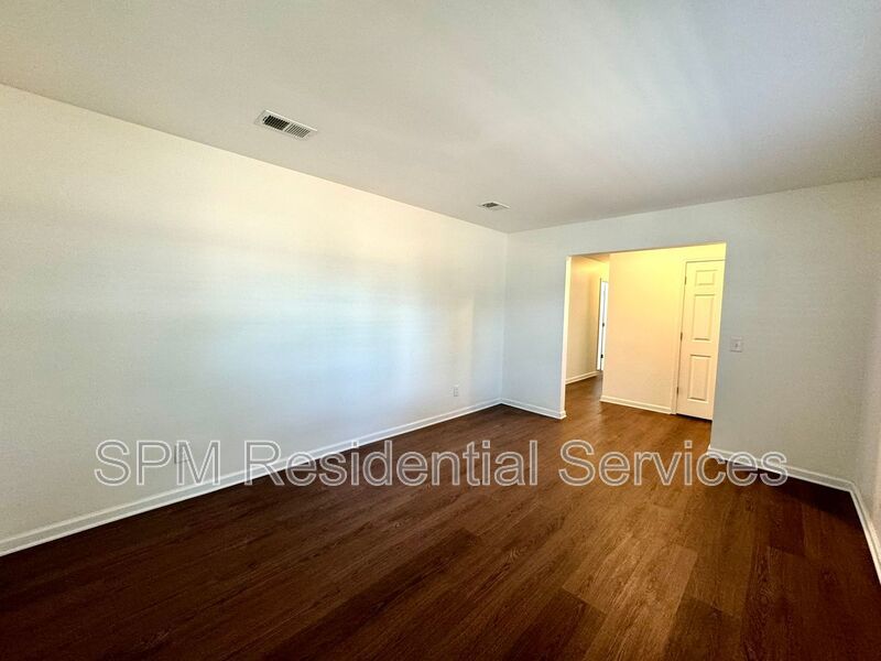 WESTCHESTER Community 3 Bedroom 2 Bath Pet Friendly Fenced back yard property image