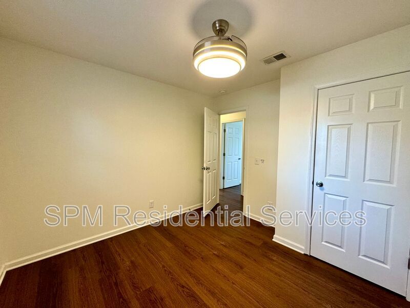 WESTCHESTER Community 3 Bedroom 2 Bath Pet Friendly Fenced back yard property image