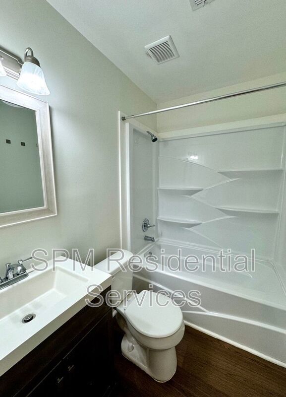 WESTCHESTER Community 3 Bedroom 2 Bath Pet Friendly Fenced back yard property image