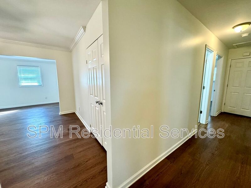 WESTCHESTER Community 3 Bedroom 2 Bath Pet Friendly Fenced back yard property image