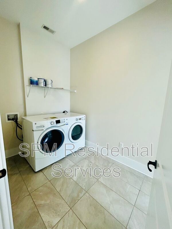 Riverlights, 1 Bedroom, Pool/Gym property image