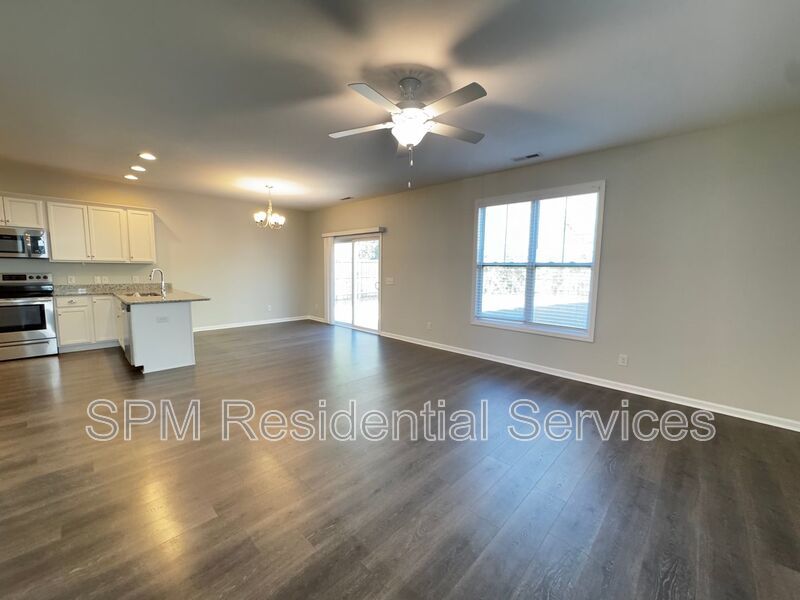 Beautiful two-story house, Easy access to I140, Near Phoenix Park property image