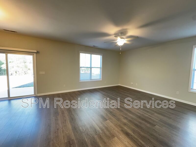 Beautiful two-story house, Easy access to I140, Near Phoenix Park property image