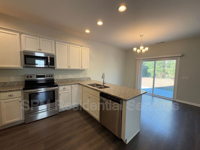 Beautiful two-story house, Easy access to I140, Near Phoenix Park property image
