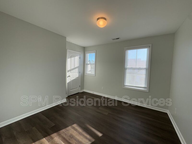 Beautiful two-story house, Easy access to I140, Near Phoenix Park property image