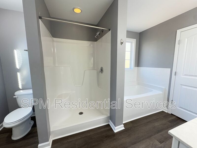 Beautiful two-story house, Easy access to I140, Near Phoenix Park property image