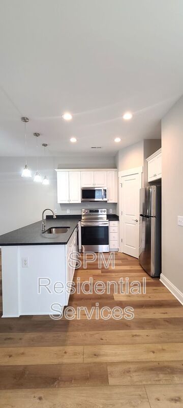 Near Historic Downtown, Charleston-style duplex property image