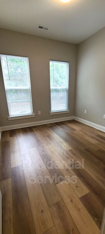 Near Historic Downtown, Charleston-style duplex property image