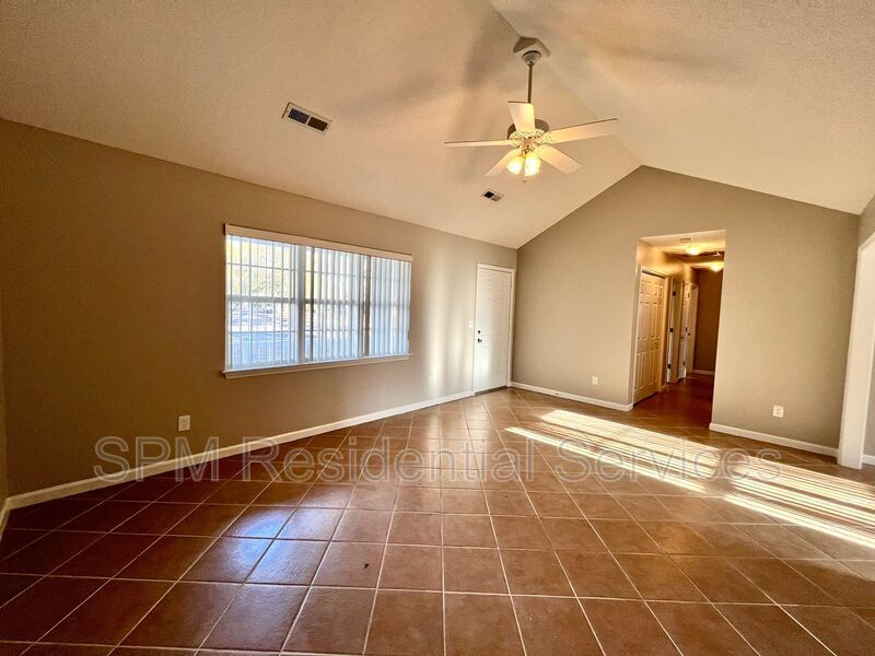 3 bedroom 2 bath home in Carriage Hills - Midtown Wilmington property image