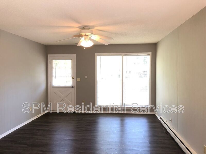 Three bedroom home in the Ogden area - Pet Friendly with fenced back yard property image