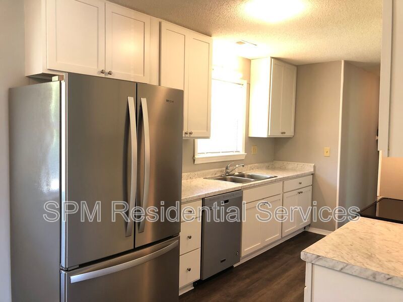 Three bedroom home in the Ogden area - Pet Friendly with fenced back yard property image