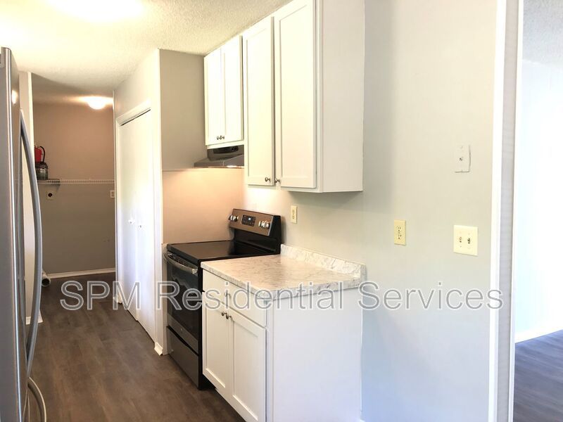 Three bedroom home in the Ogden area - Pet Friendly with fenced back yard property image
