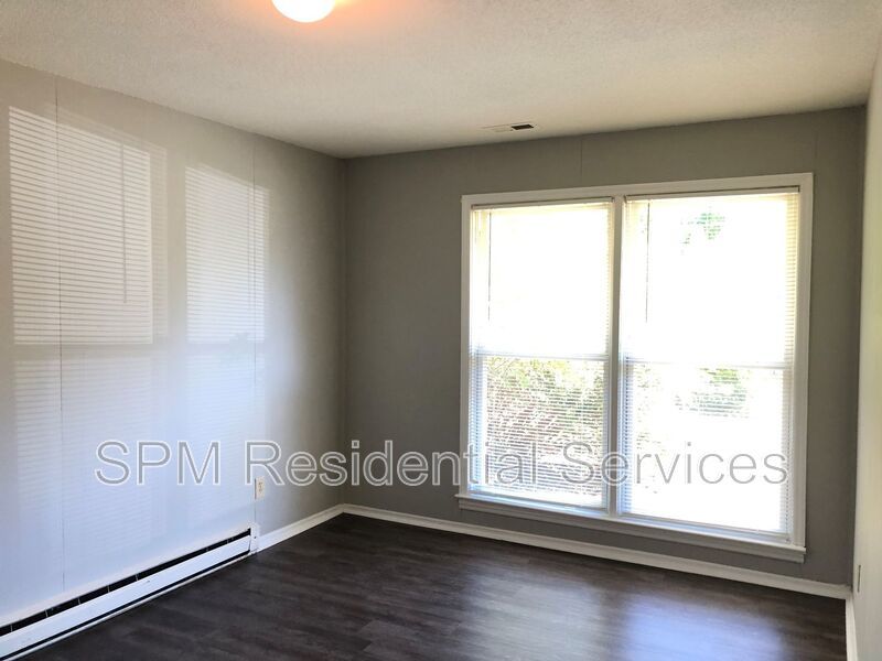 Three bedroom home in the Ogden area - Pet Friendly with fenced back yard property image