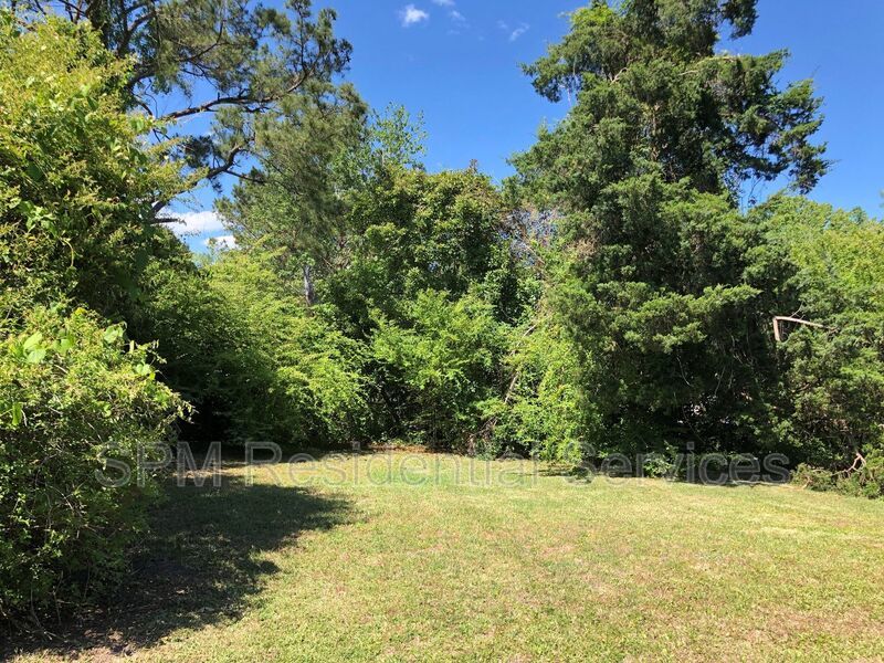 Three bedroom home in the Ogden area - Pet Friendly with fenced back yard property image