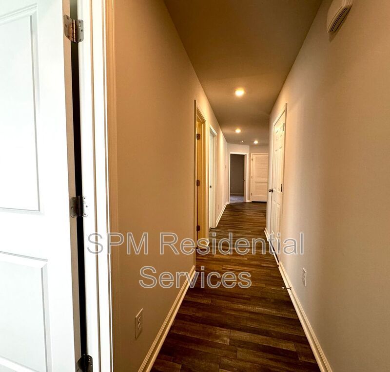 **NO APPLICATION FEES! ** Close to Oak Island, great yard. property image