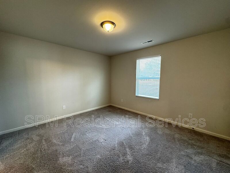**NO APPLICATION FEES! ** Close to Oak Island, great yard. property image