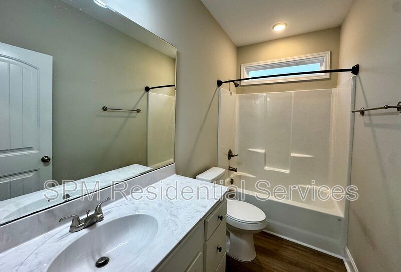 Three Bedroom with Bonus Room! property image