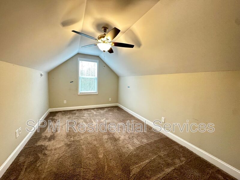 Three Bedroom with Bonus Room! property image