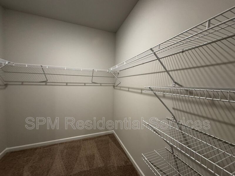 Spacious 4 Bedroom Home with great amenities! property image