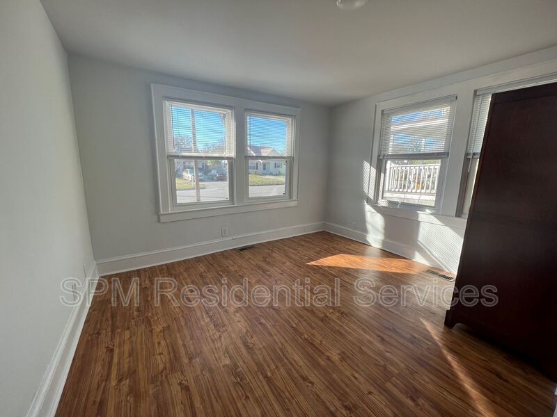 Sunset Park, Sidewalk lined streets property image