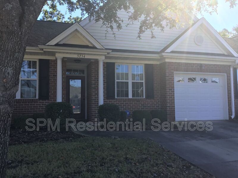 3 Bedrooms, with fenced in back yard and garage! property image