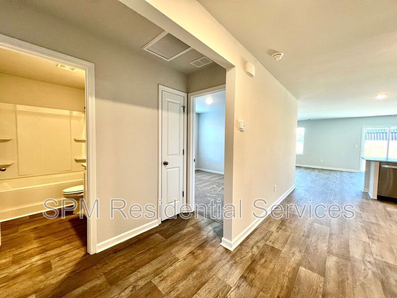 Open Concept Floorplan, Great Amenities! property image
