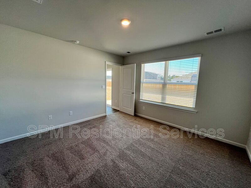 Open Concept Floorplan, Great Amenities! property image