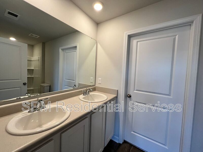 Open Concept Floorplan, Great Amenities! property image