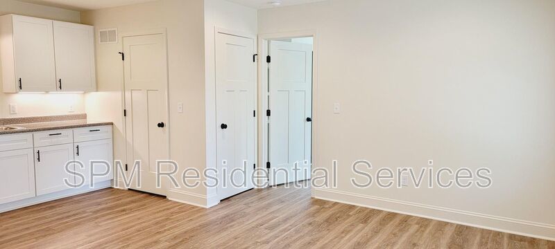 Walking distance to UNCW, shopping, restaurants and local beaches. property image