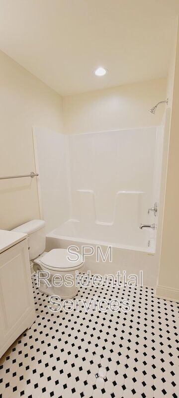 Walking distance to UNCW, shopping, restaurants and local beaches. property image