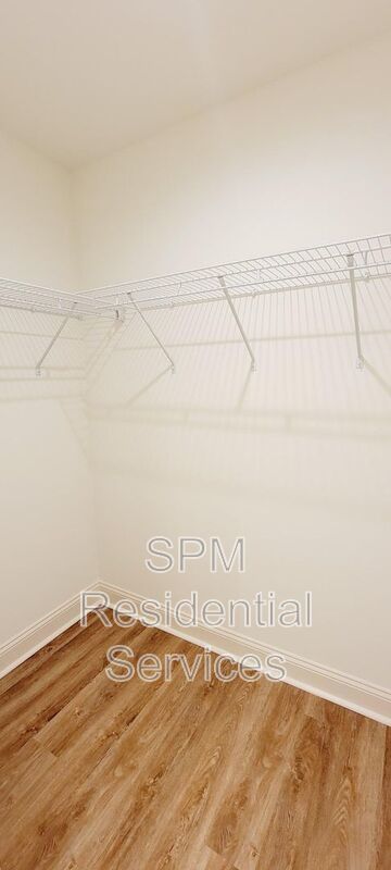 Walking distance to UNCW, shopping, restaurants and local beaches. property image