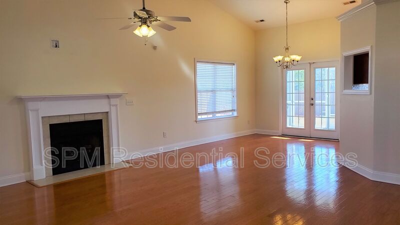 4 Bedroom in Beautiful neighborhood in Courtney Pines property image