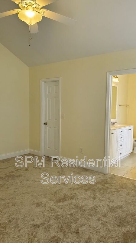 4 Bedroom in Beautiful neighborhood in Courtney Pines property image