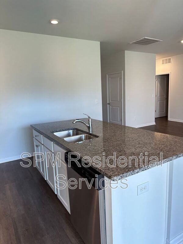 3 Bedroom in Quiet neighborhood in Porter's Walk property image