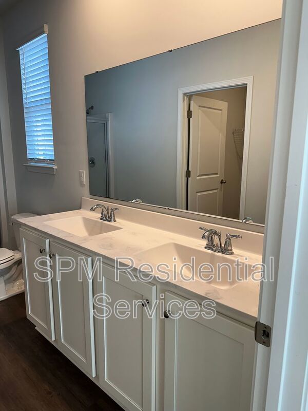 3 Bedroom in Quiet neighborhood in Porter's Walk property image