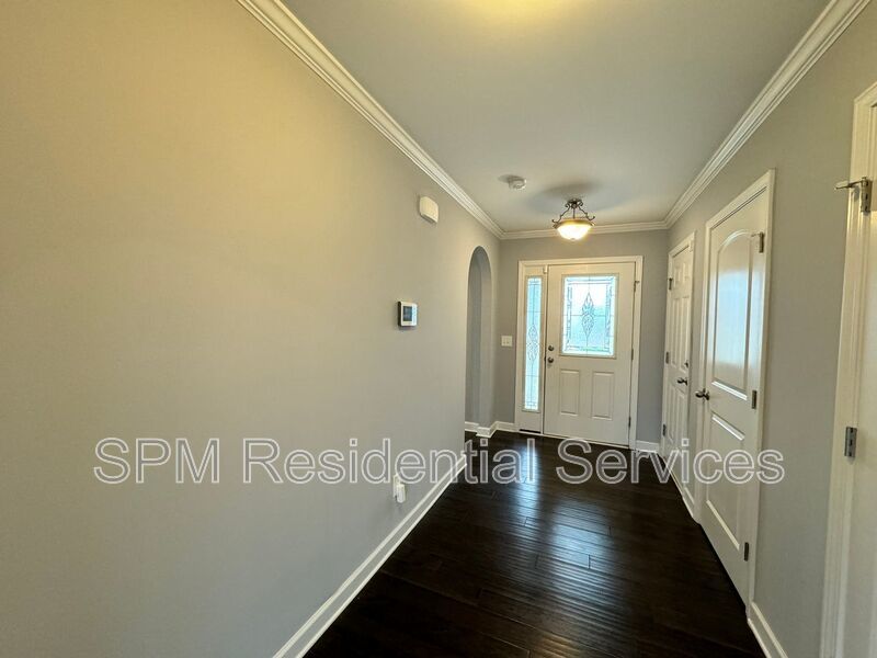 Fully fenced in yard, community pool 4 Bedroom house property image