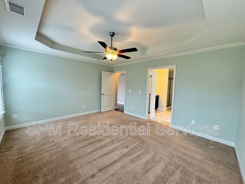 Fully fenced in yard, community pool 4 Bedroom house property image