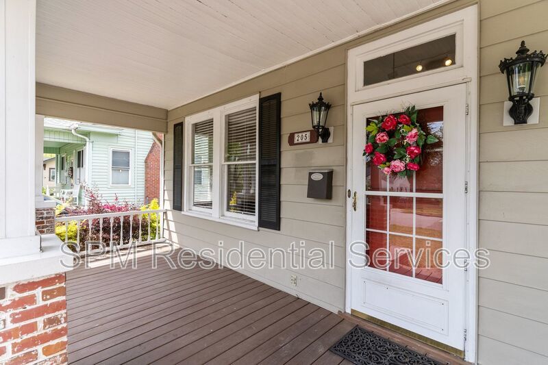 Beautiful Historic Bungalow! property image