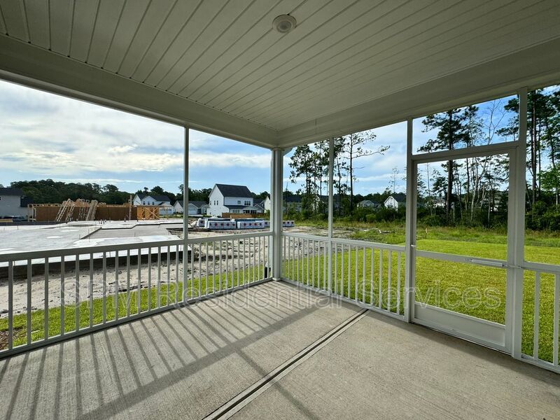 Great amenities, Screen-in porch, Covered front porch. property image