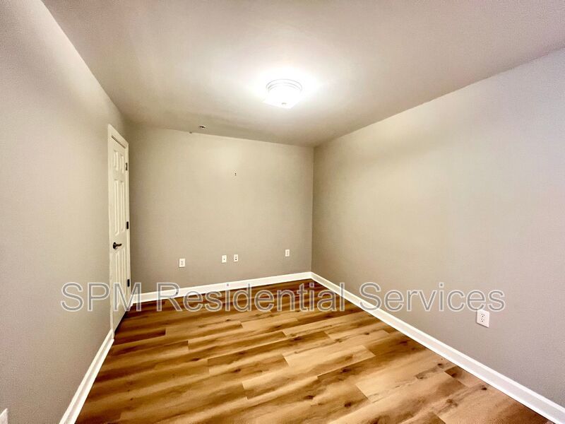 1st Floor Condo with Upgraded Kitchen and Community Amenities property image