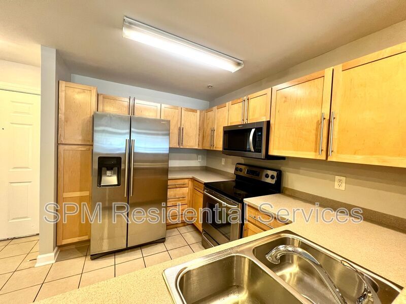 1st Floor Condo with Upgraded Kitchen and Community Amenities property image