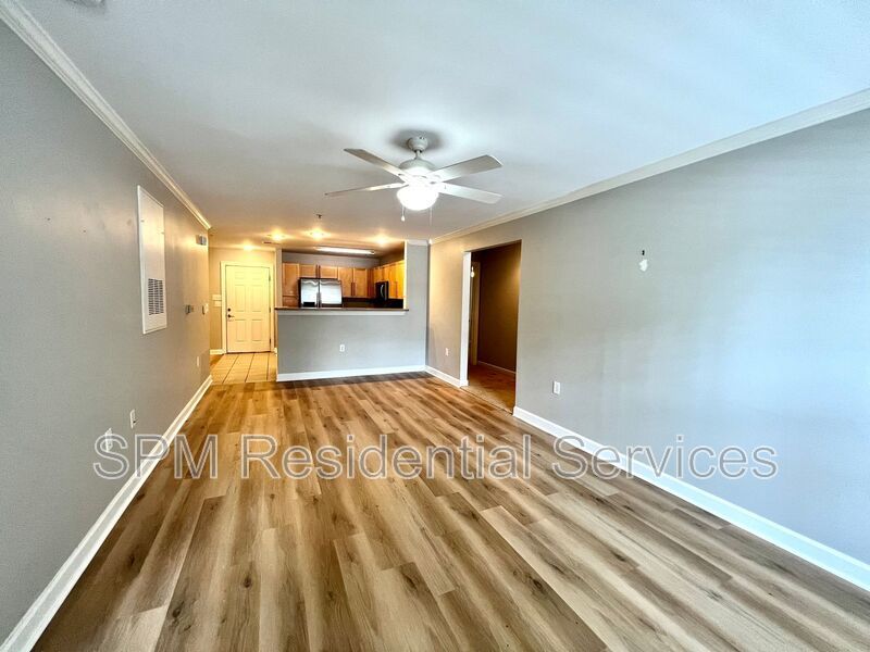 1st Floor Condo with Upgraded Kitchen and Community Amenities property image