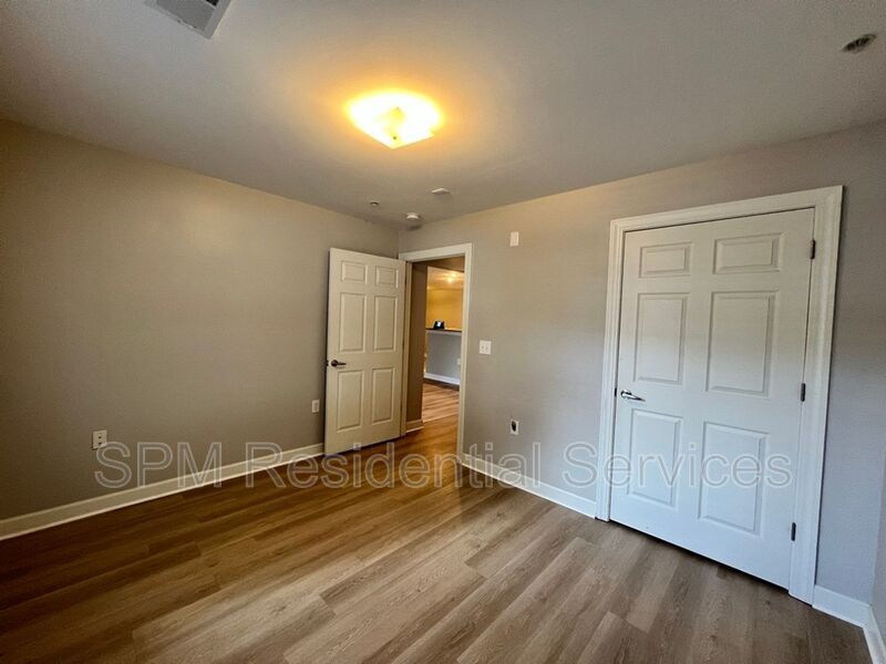 1st Floor Condo with Upgraded Kitchen and Community Amenities property image